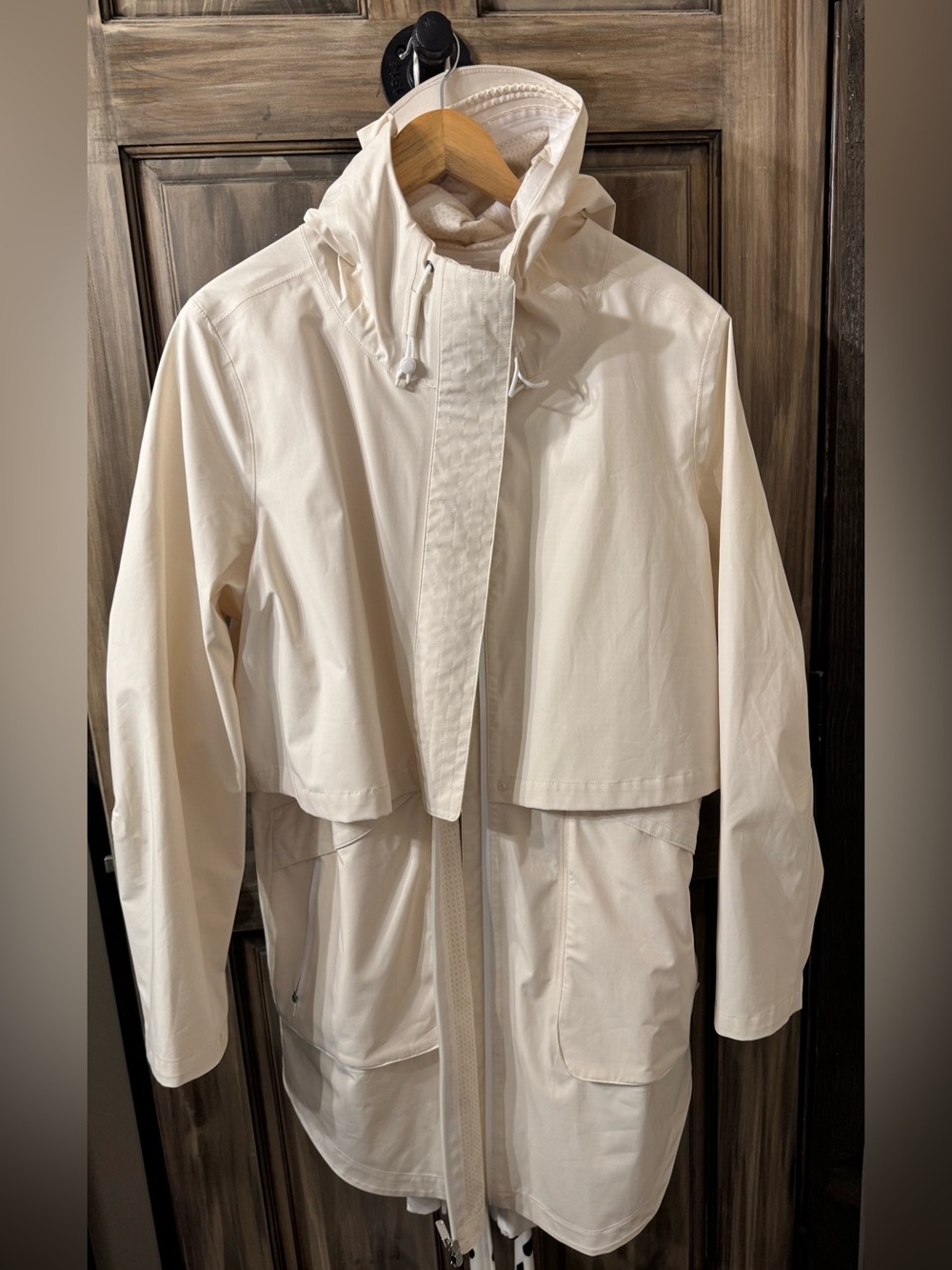 Women's Cream Hooded Rain Jacket/Windbreaker